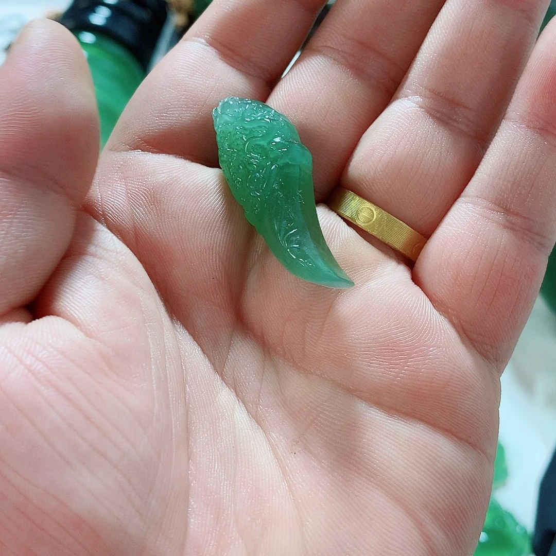 蛇纹石玉未镶嵌挂件