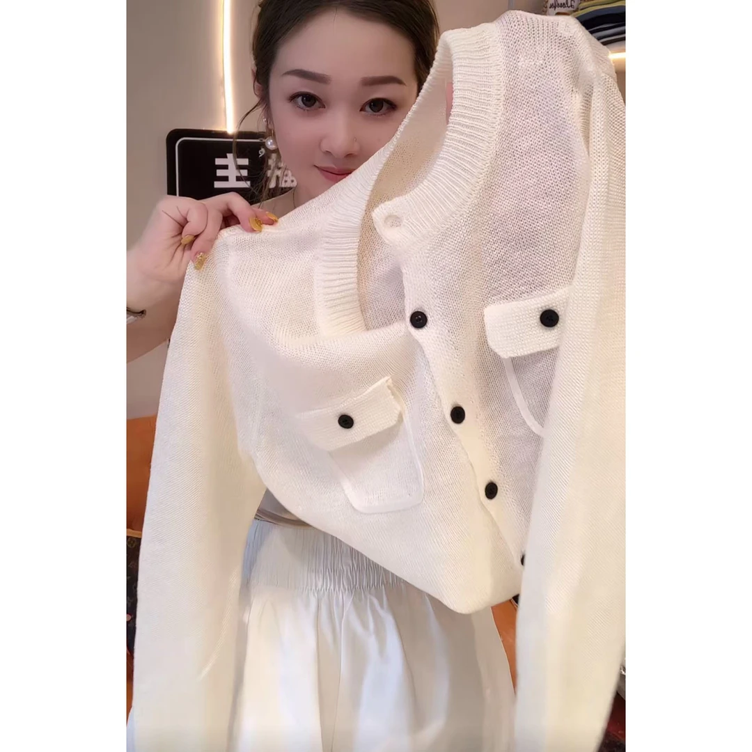 【现货】今年流行穿搭2025夏季新款毛针织衫口袋排扣小香风长袖上衣