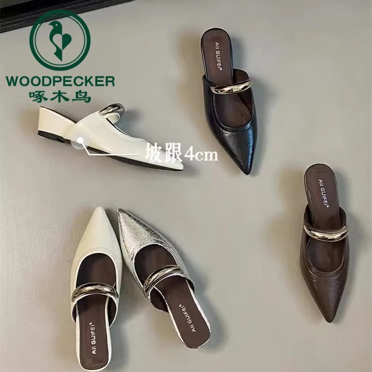 啄木鸟一脚蹬坡跟尖头后空包头凉拖鞋2025新款春夏法式凉拖鞋女