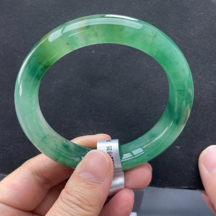 石英质玉未镶嵌手镯57