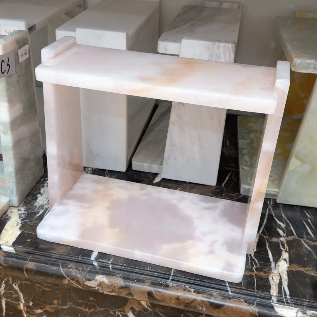 石材天然粉玉置物架