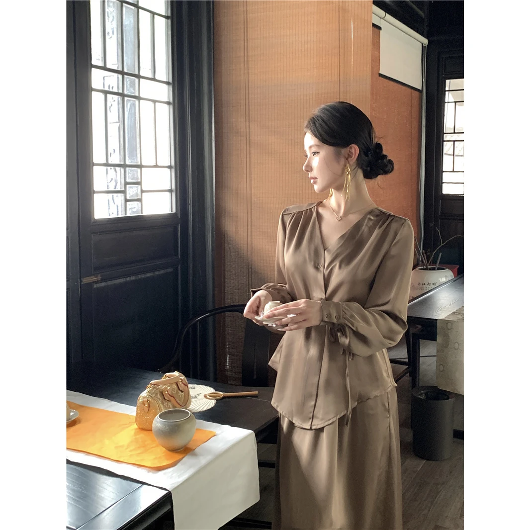 名媛御姐气质高级感套装高冷范女装两件套缎面衬衫半身裙独特别致