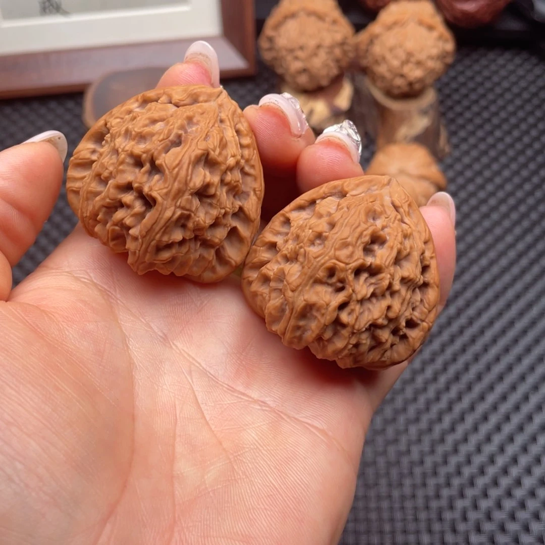 文玩核桃把件三角白