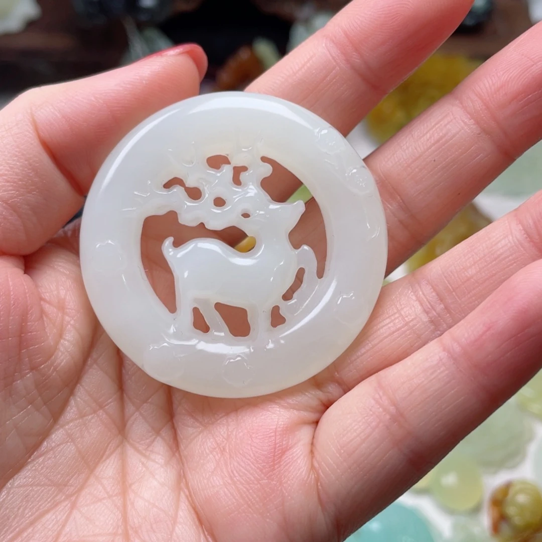 蛇纹石玉颈饰未镶嵌
