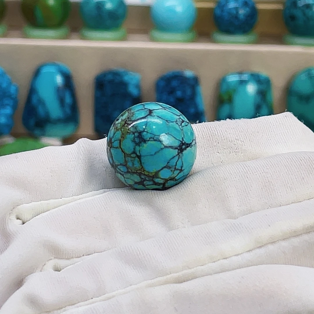 绿松石未镶嵌颈饰