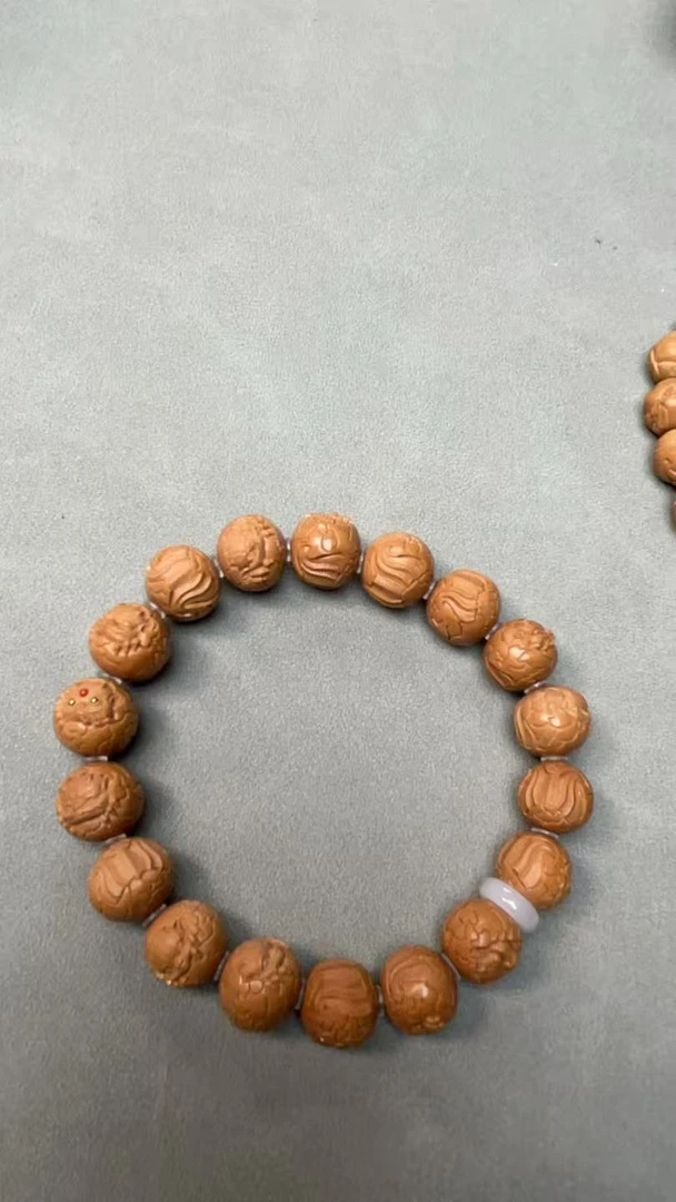 猴头核桃  1.2龙蛋镶嵌金眼