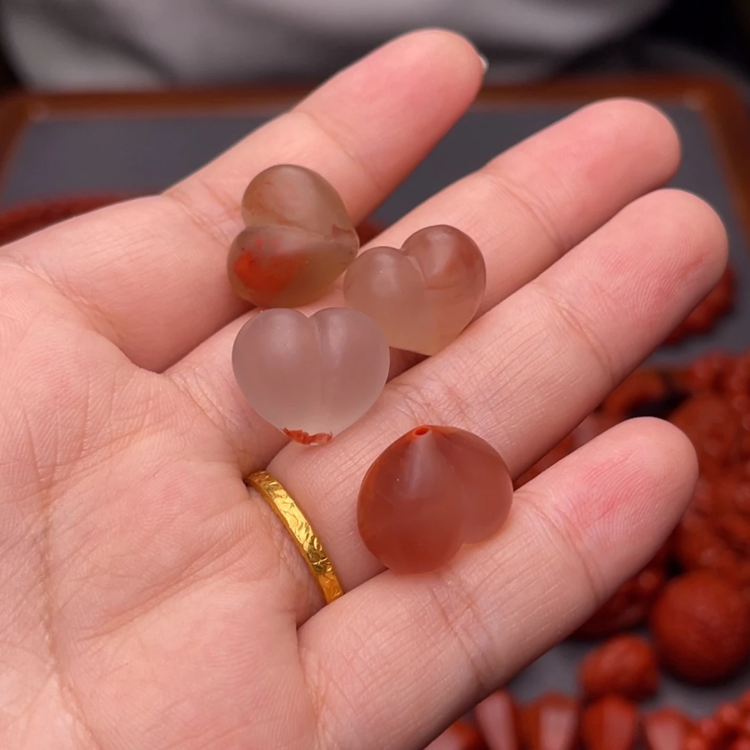 未镶嵌配饰多样性发货其中一个南红玛瑙