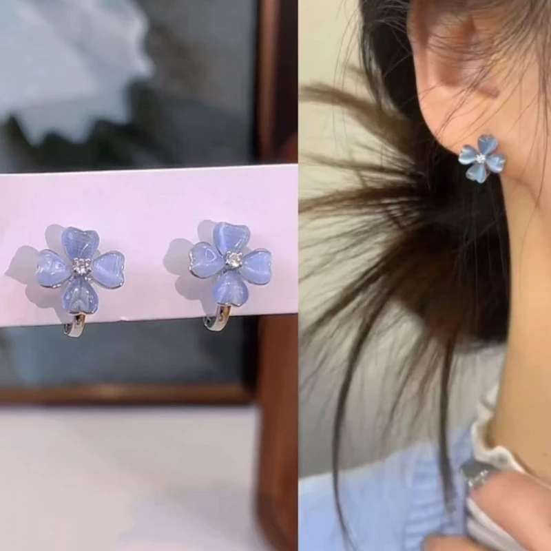 铜合金耳饰 森系冰透蓝色四叶花小众设计感精致耳环气质轻奢耳饰