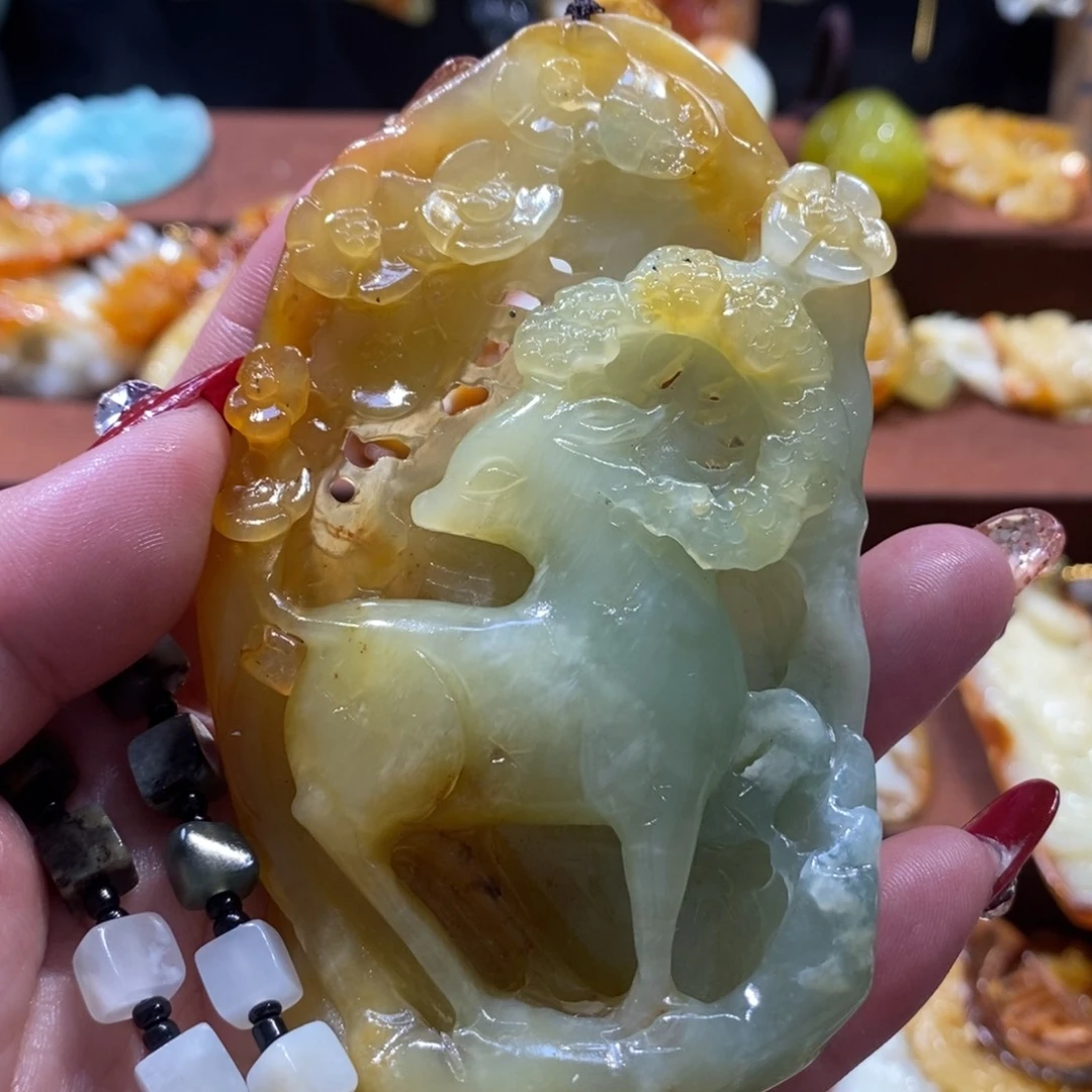 蛇纹石玉颈饰未镶嵌