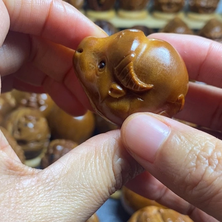 【闪购商品】香榧木橄榄核雕刻