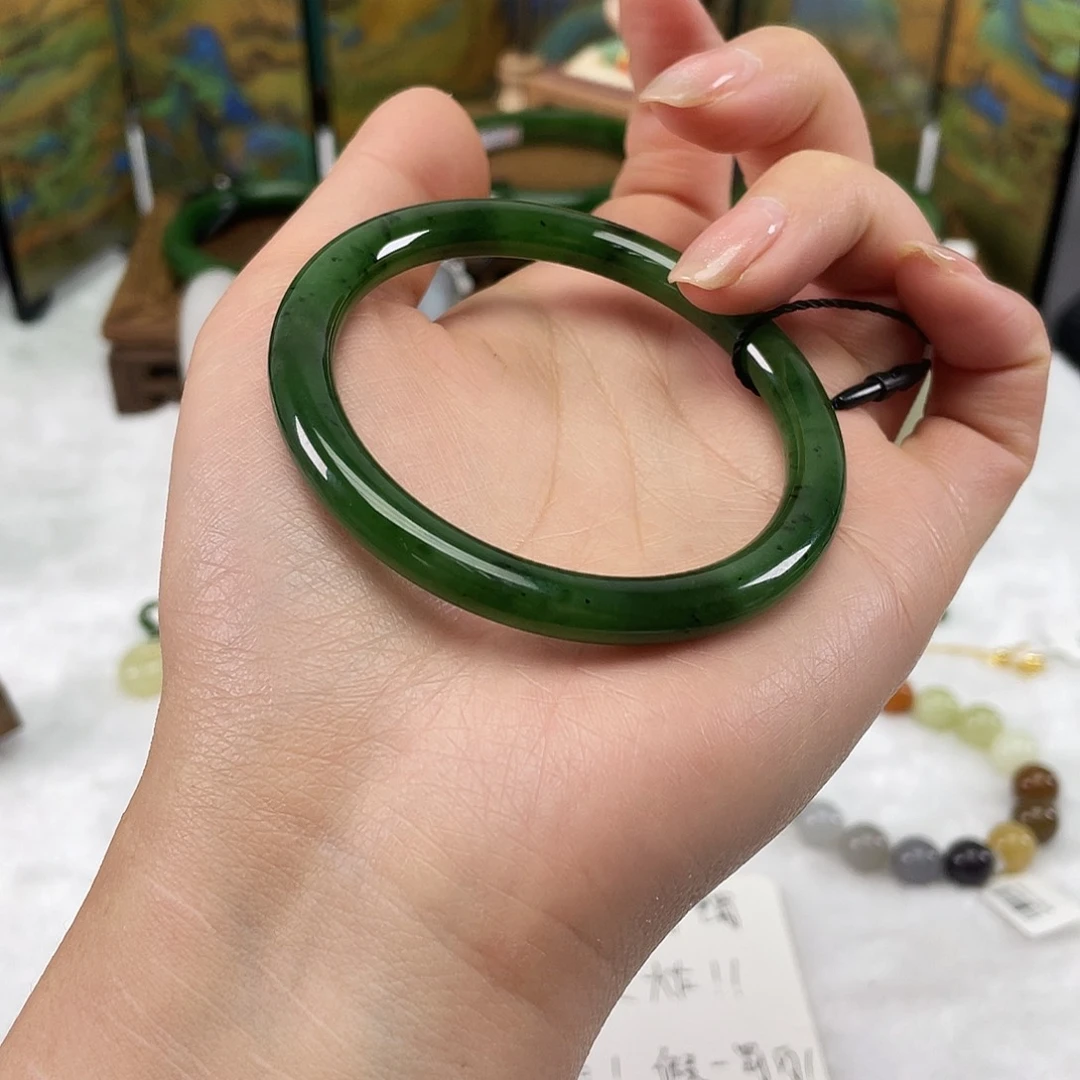 和田玉（碧玉）未镶嵌手镯