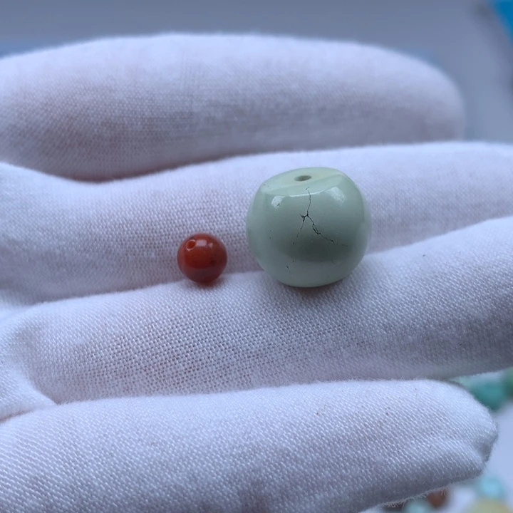 陈***树南红玛瑙未镶嵌珠宝奇石