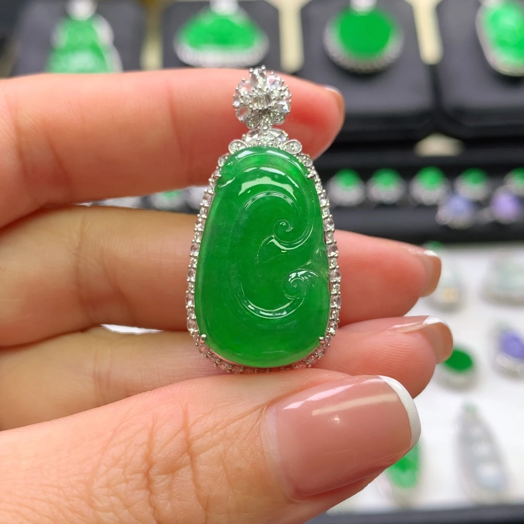 翡翠吊坠(不含链)18K金镶嵌