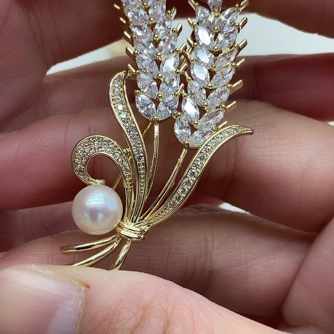 海水珍珠合金胸饰