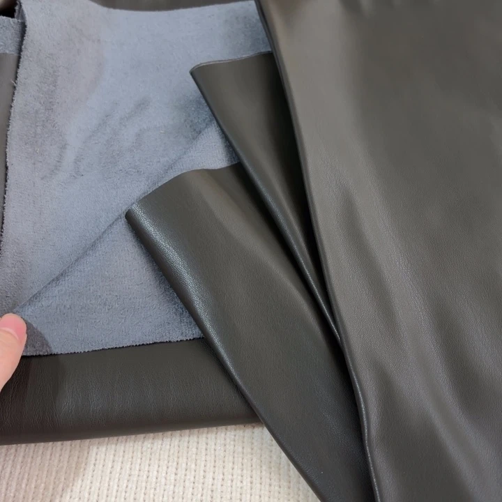 混纺军绿色高货麂皮1米。