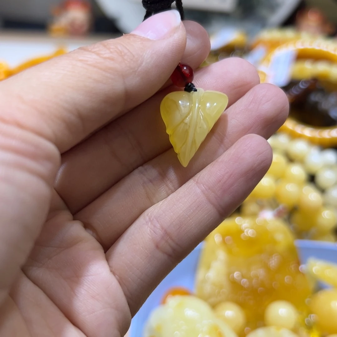 琥珀珠宝奇石未镶嵌