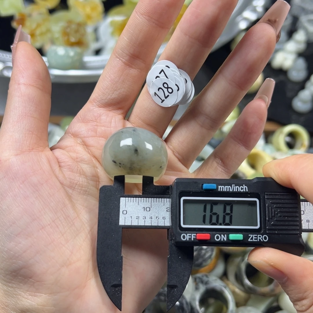 蛇纹石玉未镶嵌戒指