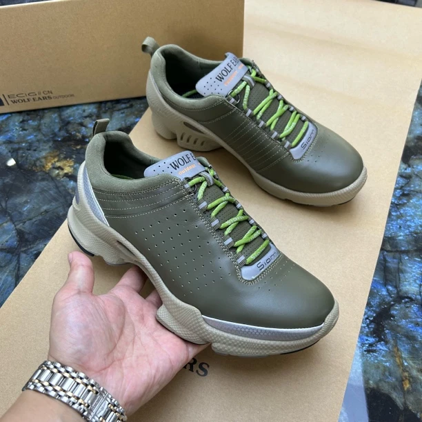 大经典透气缓震低帮系带男士健步运动鞋灰底男鞋狼耳