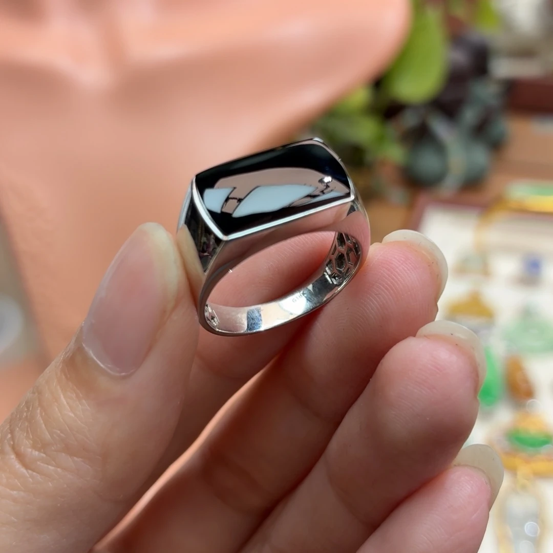 翡翠18K金镶嵌戒指戒指