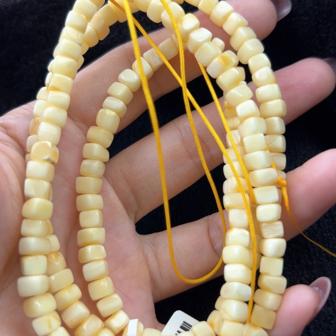 未镶嵌琥珀珠宝奇石