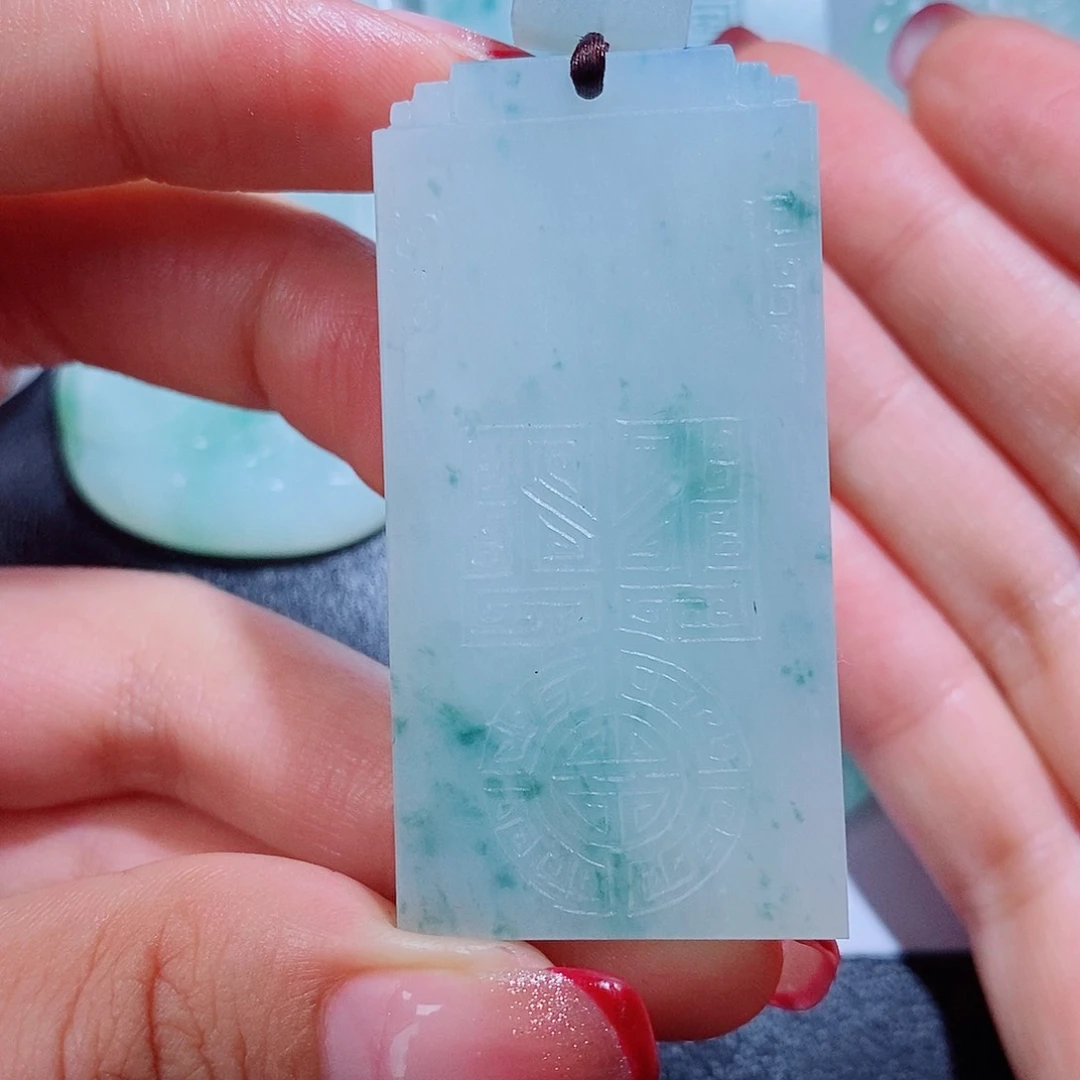 定制翡翠未镶嵌莫*毛货不支持退换货，付款后确认抛光