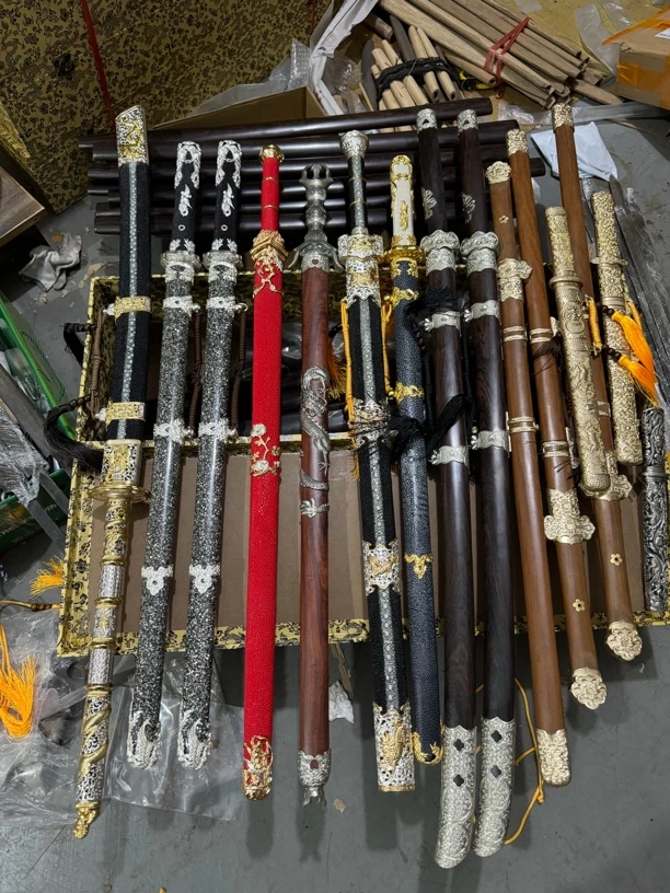 播间选装刀剑款式，未开刃