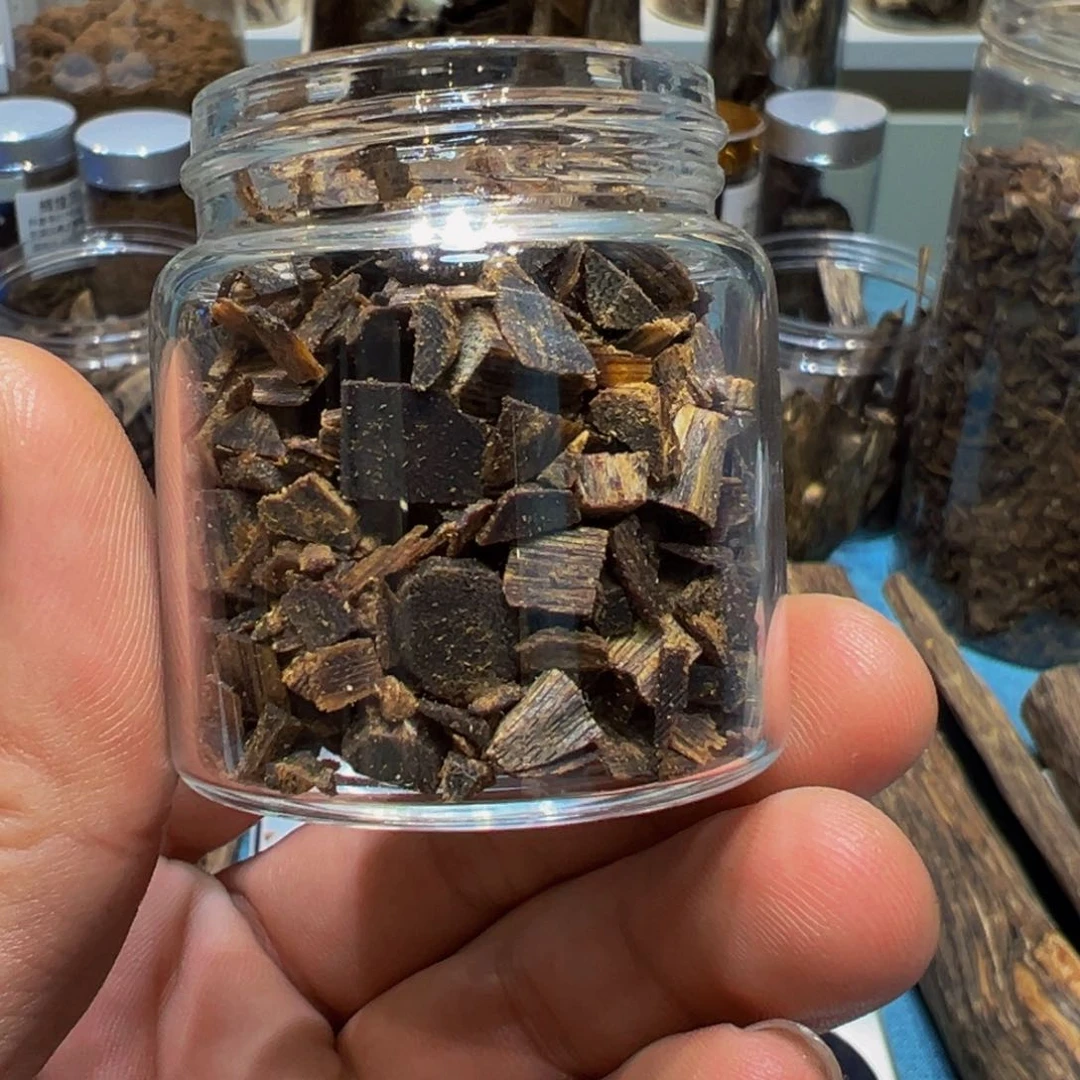 沉香手把件金沙叶沉水开珠料20克