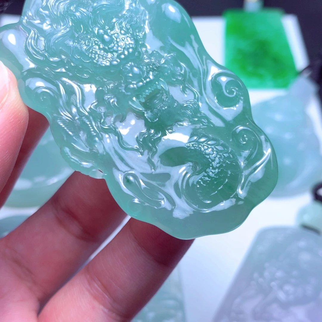 翡翠未镶嵌颈饰天然A货翡翠