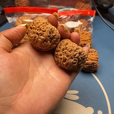 S***e文玩核桃把件南疆