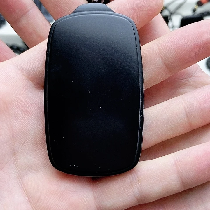 颈饰未镶嵌和田玉（墨玉）大四七无事牌85.8克