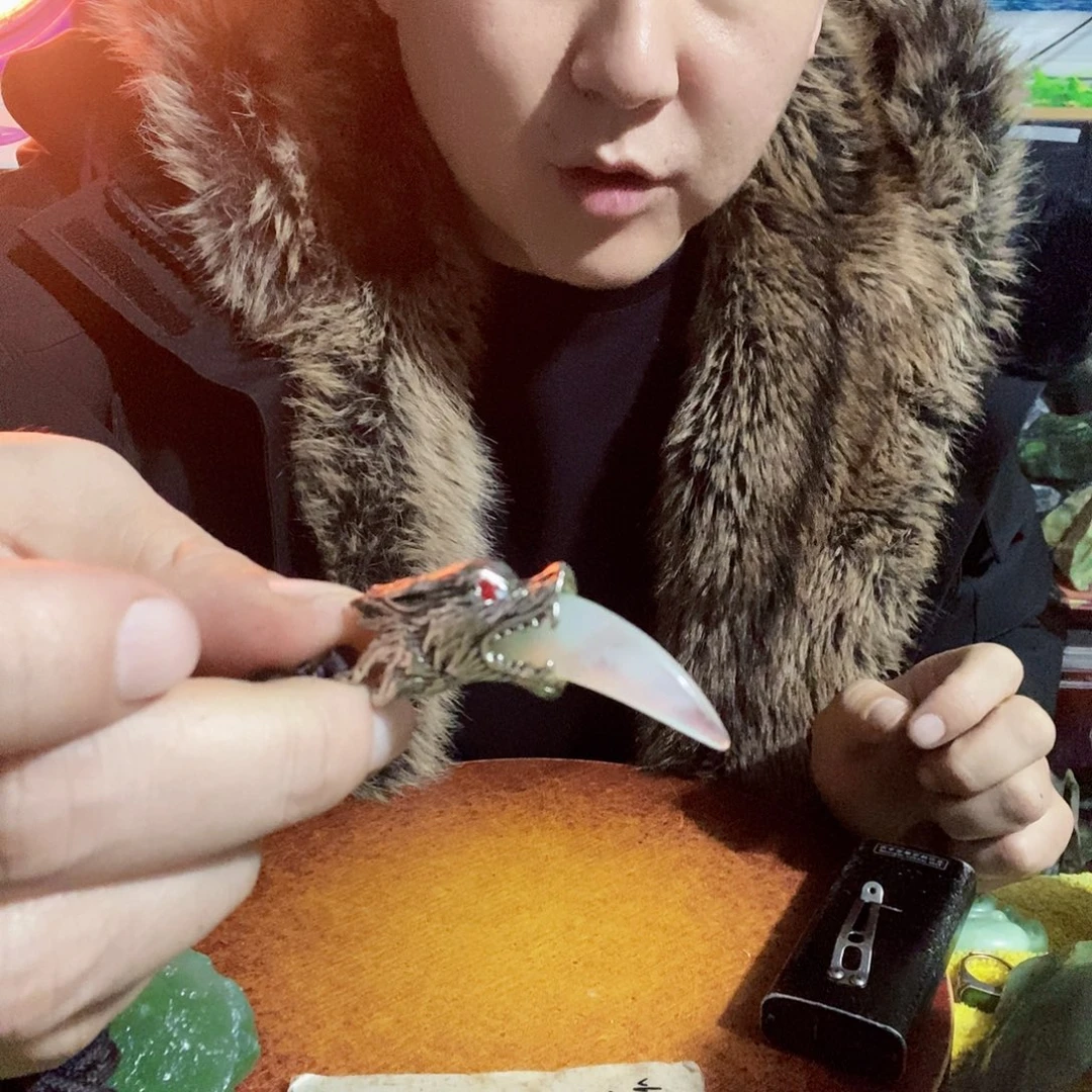 蛇纹石玉未镶嵌珠宝奇石