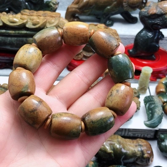 岫岩河磨玉（透闪石质玉）手串未镶嵌东**人