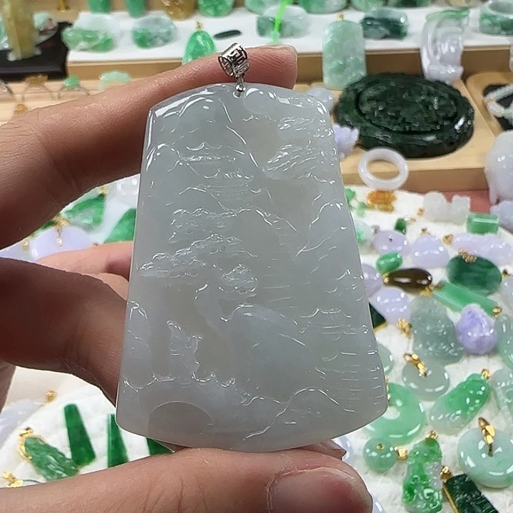 颈饰未镶嵌翡翠白冰大山水牌