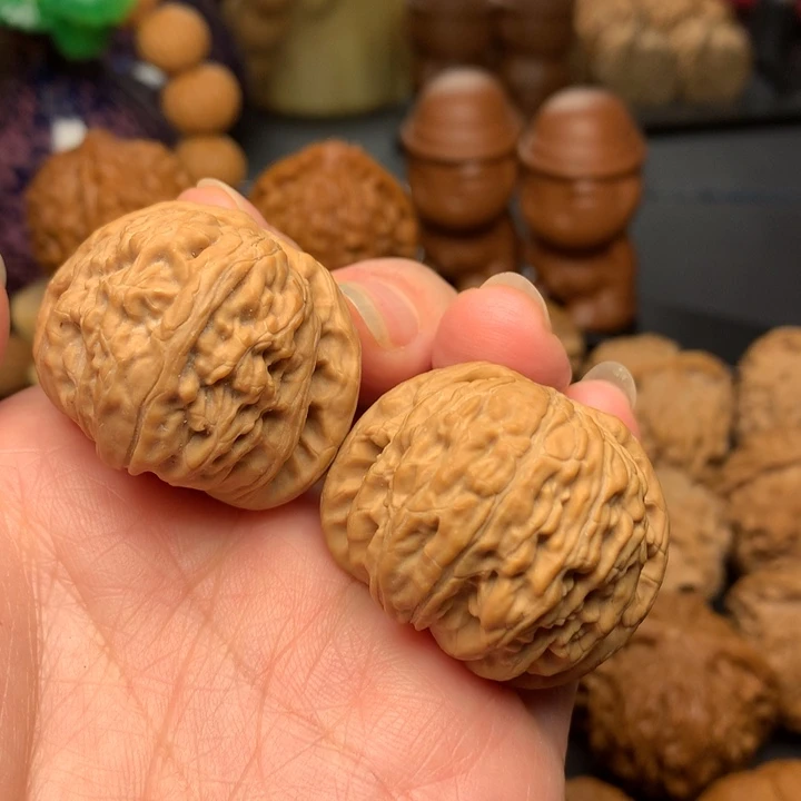 文玩核桃吊坠遇**进白狮子头35