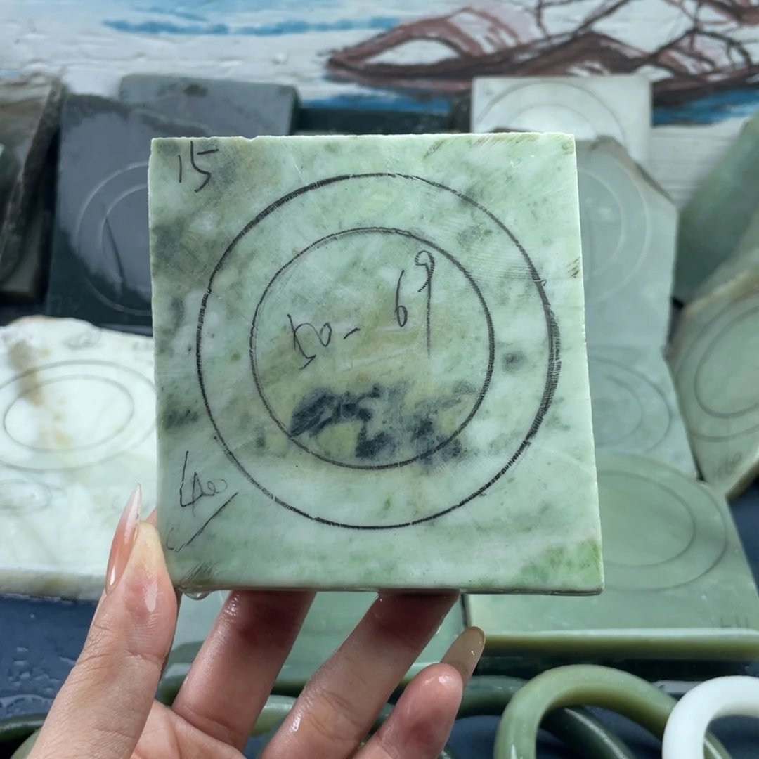 独山玉未镶嵌手镯定制手镯