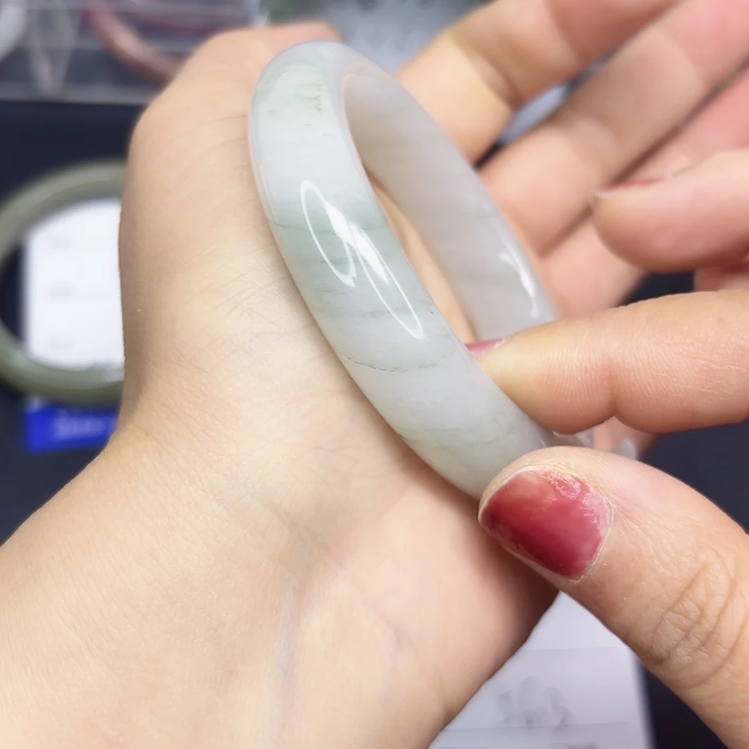 石英质玉未镶嵌手镯11/5655