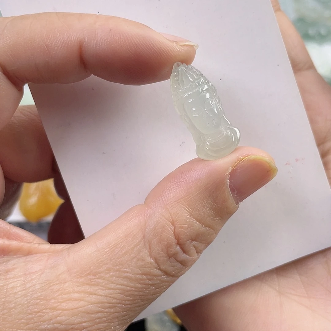 翡翠颈饰未镶嵌小****娃观音头