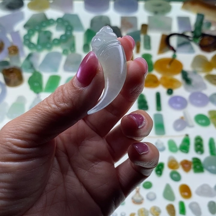 翡翠未镶嵌挂件天然翡翠