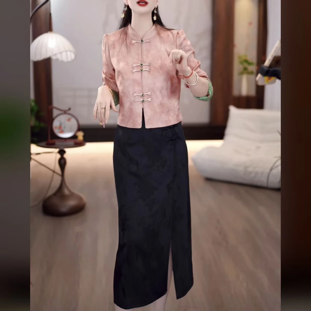 2025秋款新中式桃红柳绿暗纹提花外套+黑色半裙两件套M-4XL