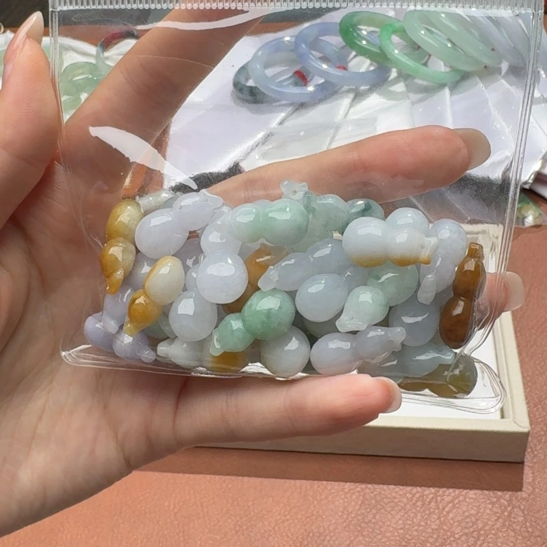 未镶嵌挂件翡翠福利1个，不包邮，拍邮费发货