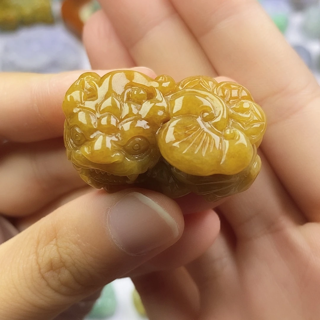 颈饰未镶嵌翡翠貔貅
