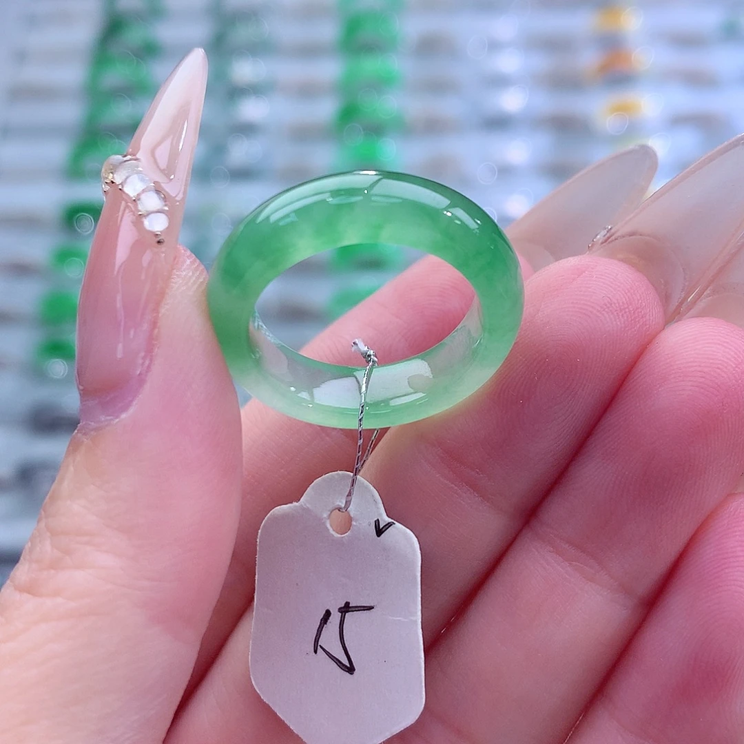 翡翠未镶嵌戒指天然