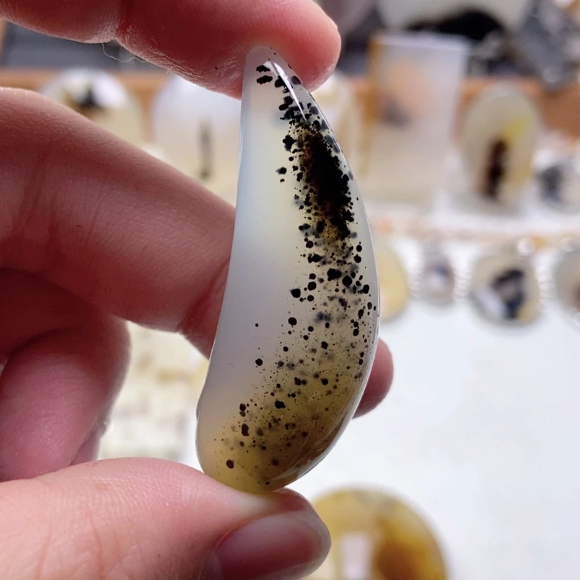 【闪购商品】玛瑙/玉髓颈饰未镶嵌