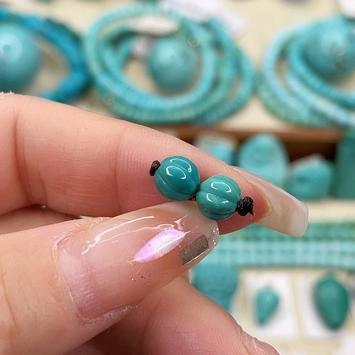 绿松石未镶嵌挂件