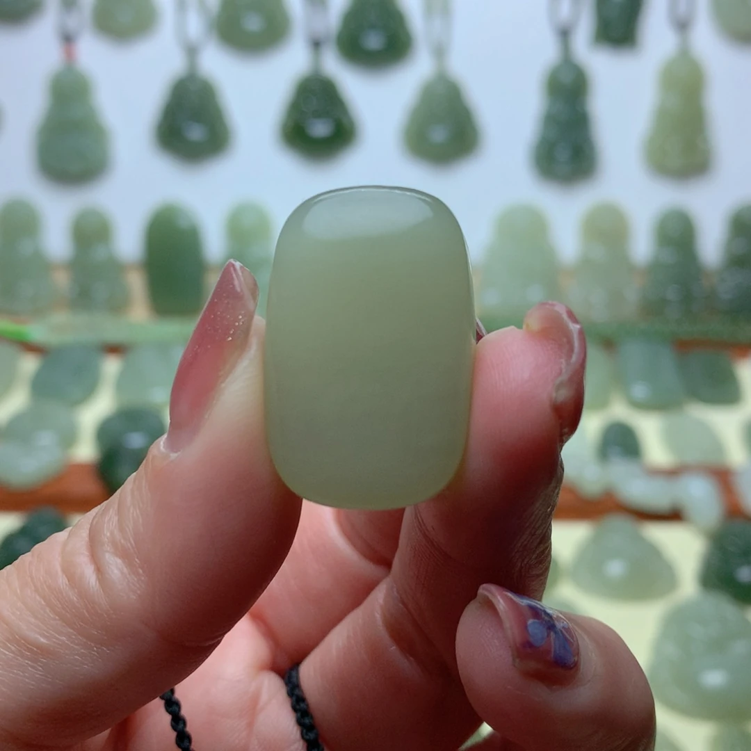 和田玉吊坠未镶嵌