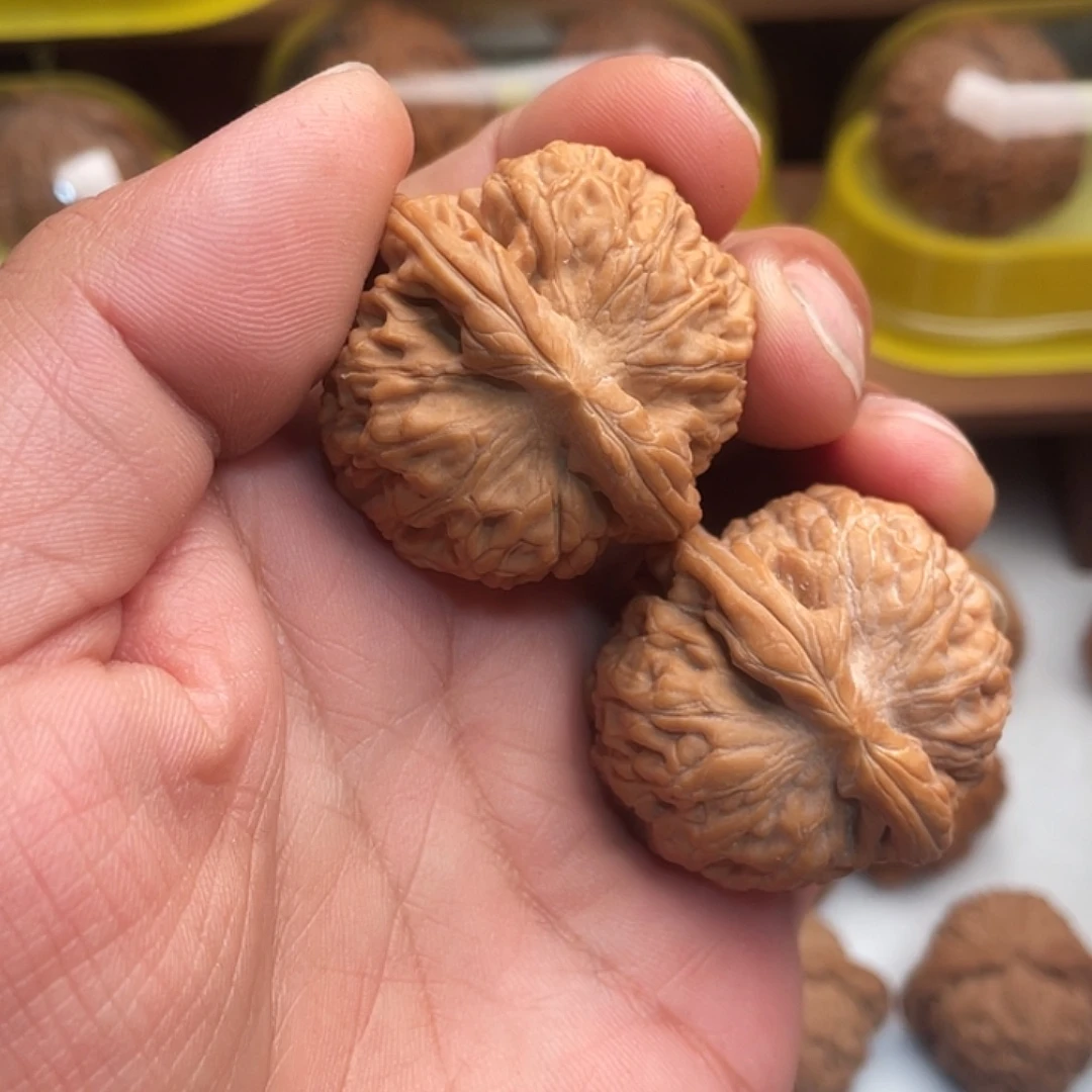 漂***生文玩核桃吊坠莲花