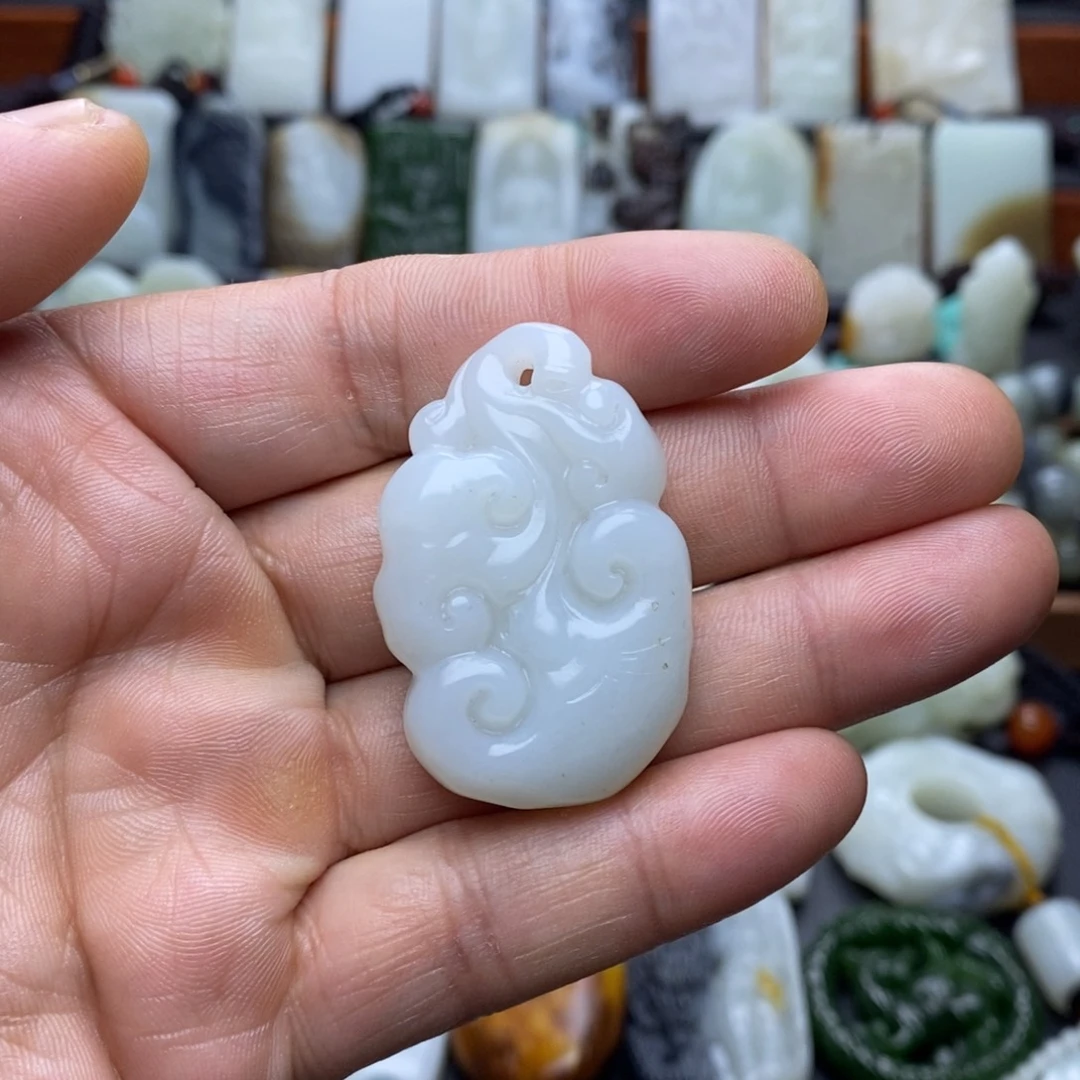 和田玉未镶嵌颈饰