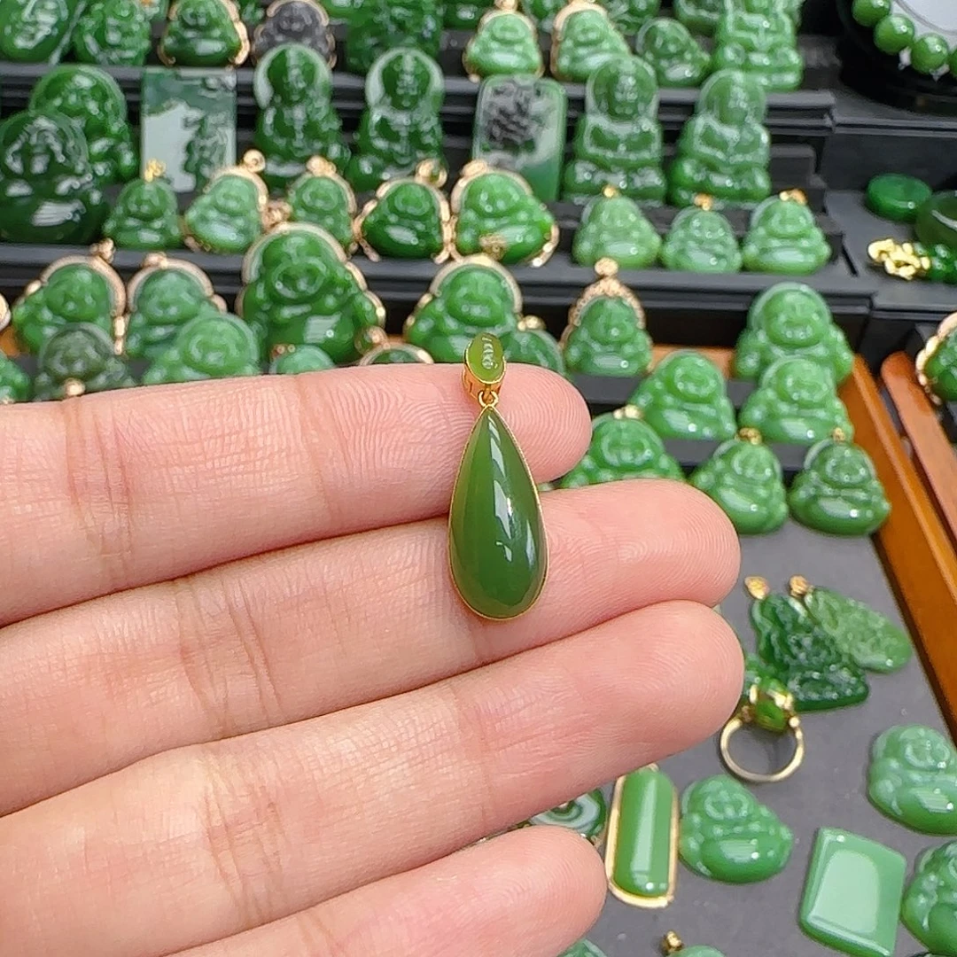 和田玉（碧玉）18K金镶嵌颈饰