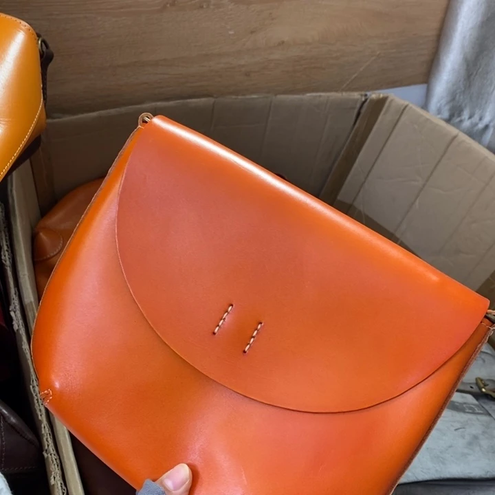 头层牛皮瑕疵单肩包