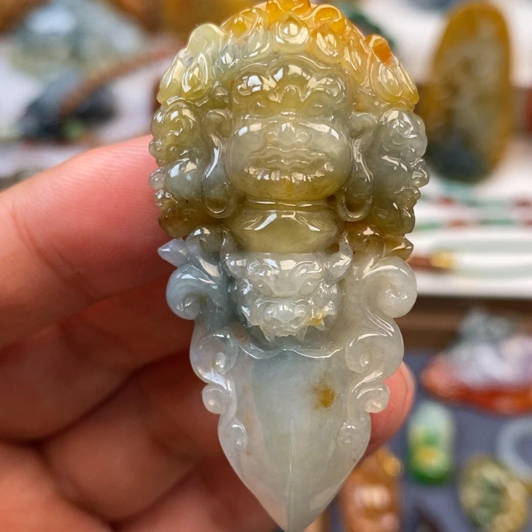 翡翠未镶嵌颈饰降魔杵